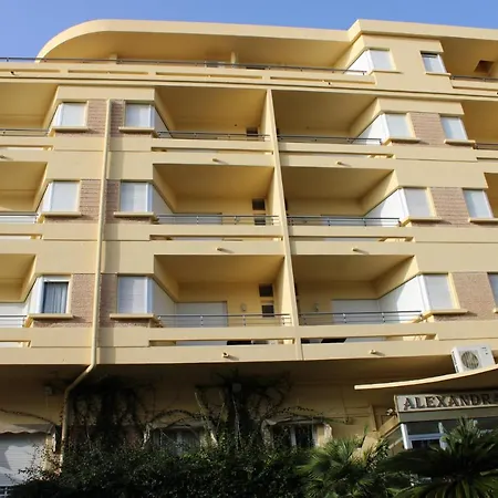 Alexandra Hotel 3*