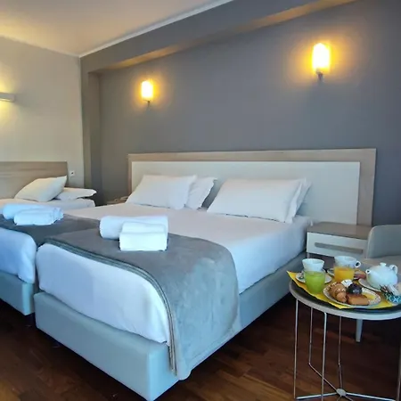 Alexandra Hotel 3*