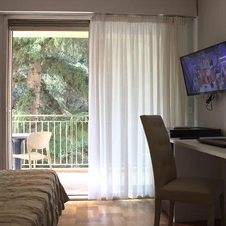 Alexandra Hotel Roccabruna