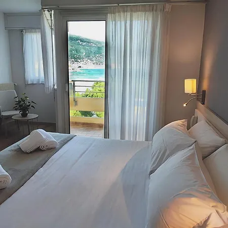 Alexandra Hotel 3*