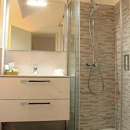 Alexandra Hotel 3*