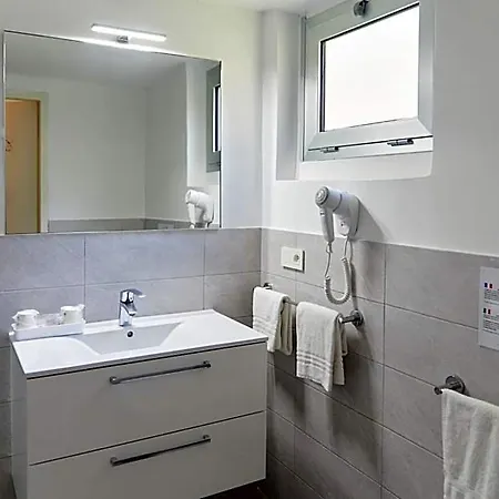 Alexandra Hotel 3*