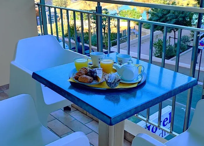 فندق Alexandra 3*